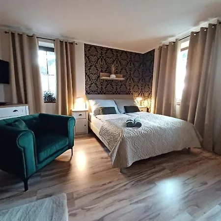Δωμάτια σε οικογενειακή κατοικία V Soukromi Na Sadove 906 -
