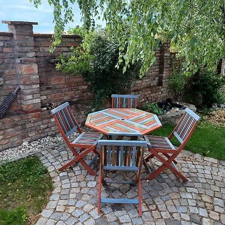 V Soukromi Na Sadove 906 - Homestay szállás Valtice