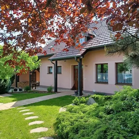 V Soukromi Na Sadove 906 -